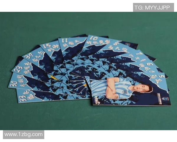 足球百大球星卡全景展示 精美卡片收藏与回顾